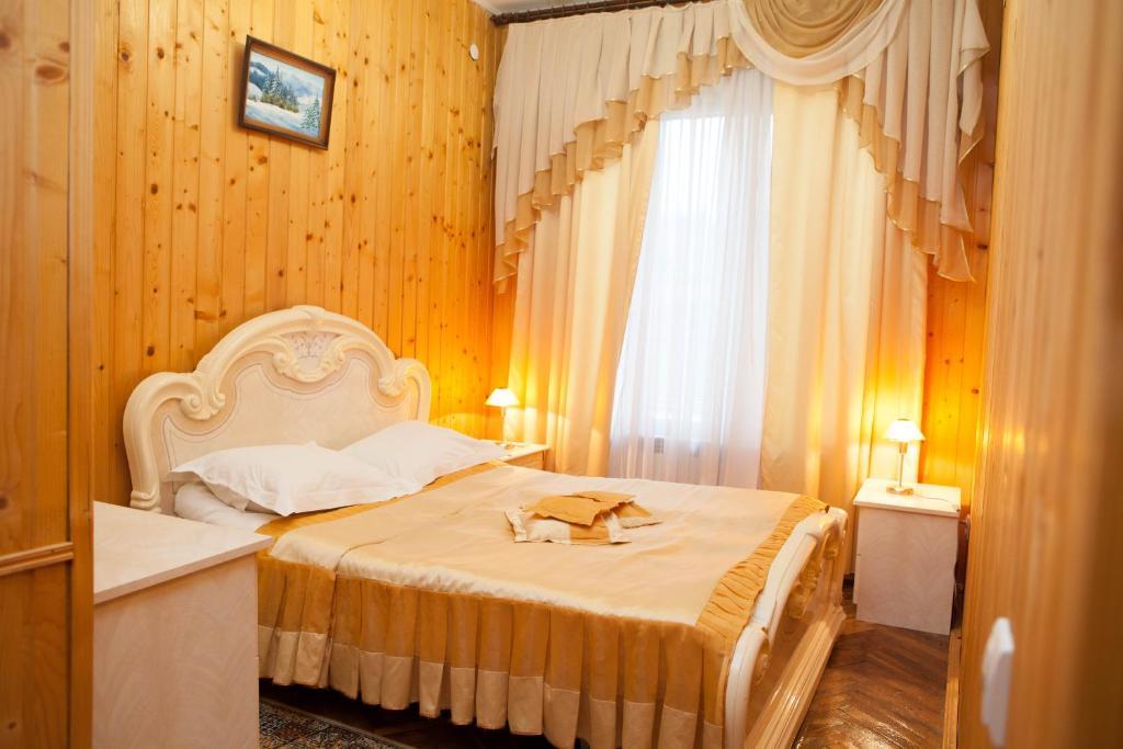 Ялинка Готель Vyshkiv Room photo